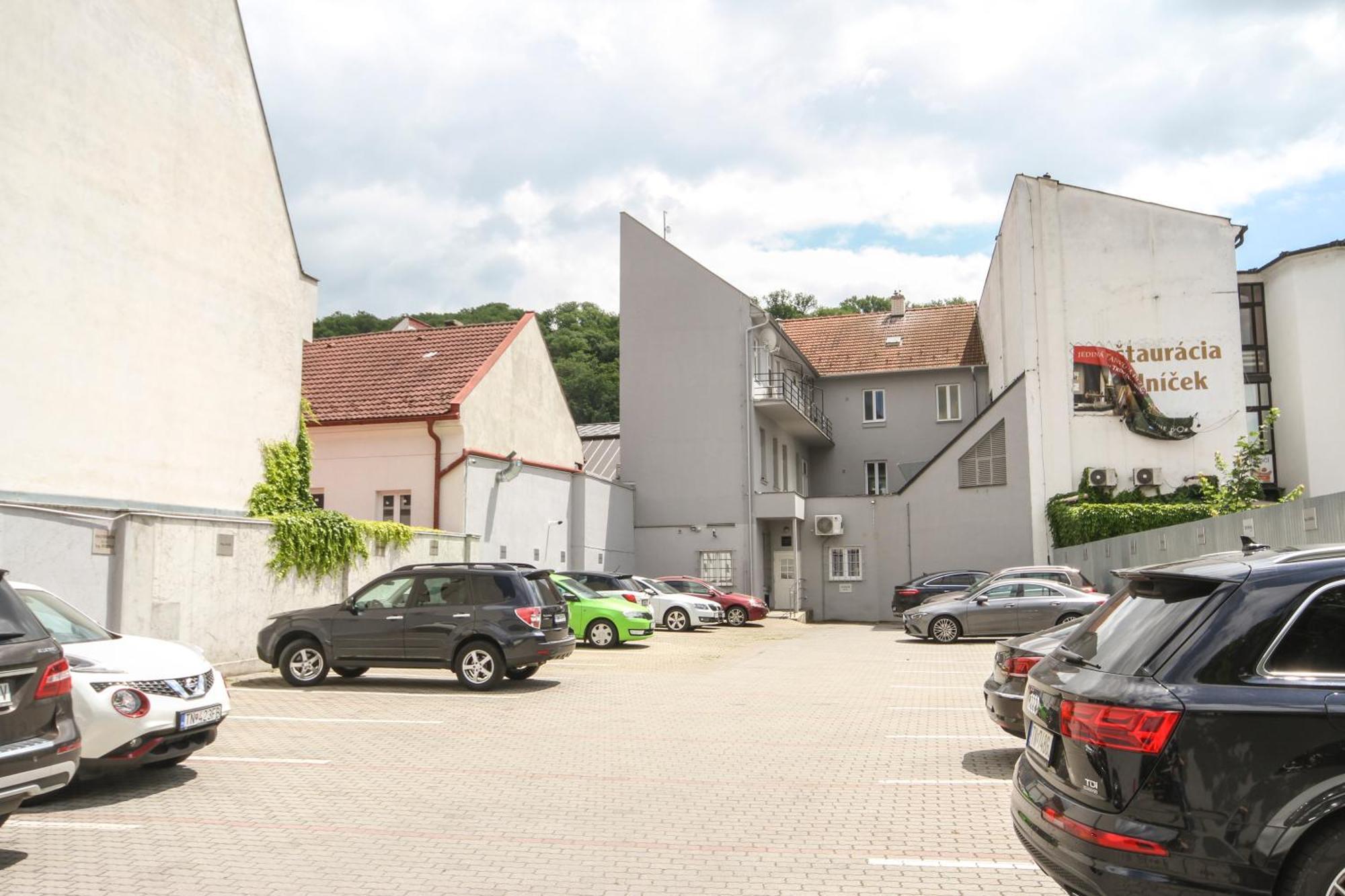 Apartman Vita Deluxe Trenčín Eksteriør bilde